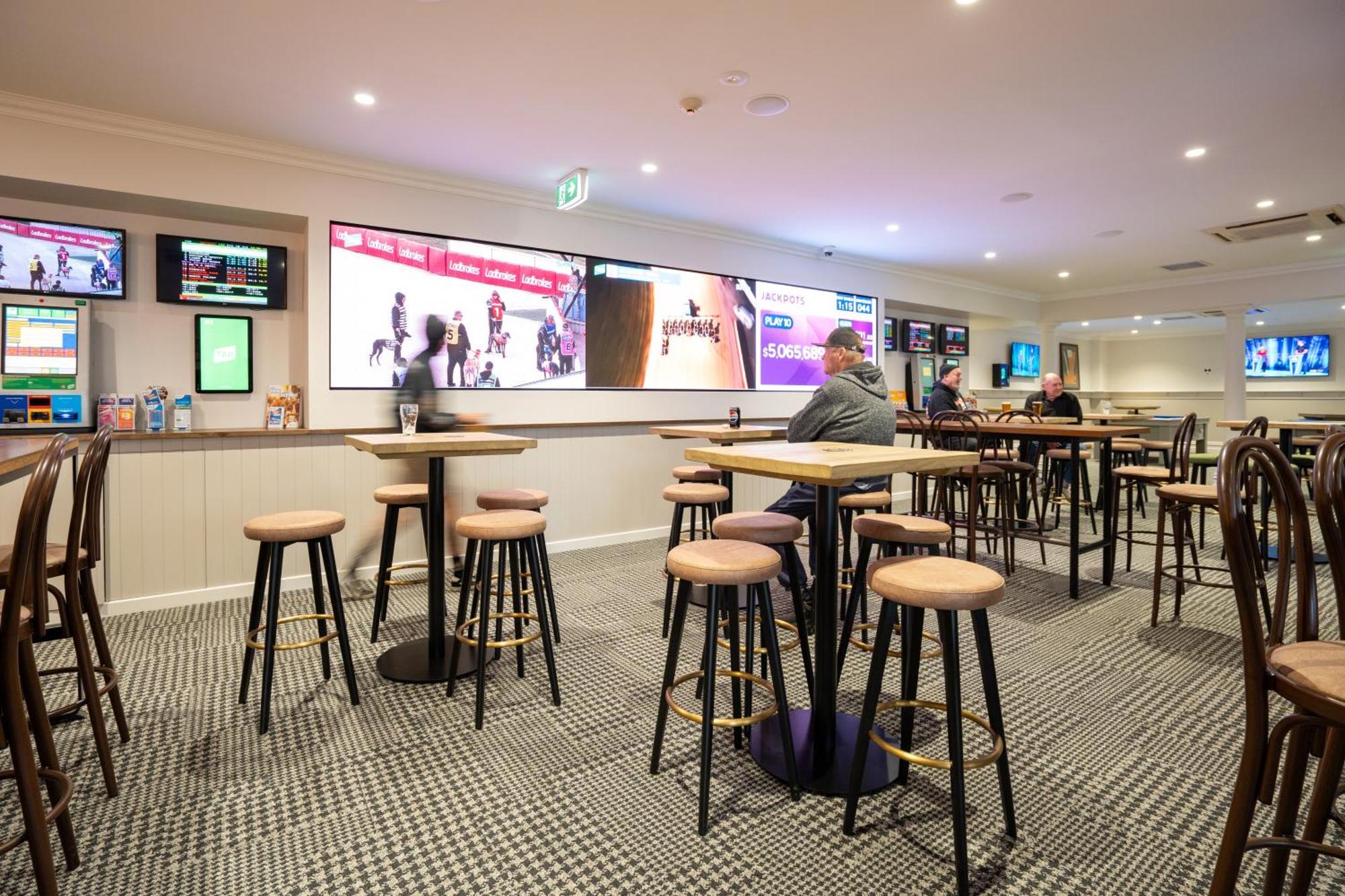 Northside Hotel Albury Lavington エクステリア 写真